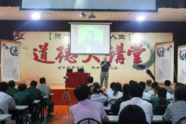 ���ǲ����ھ����ڿ�